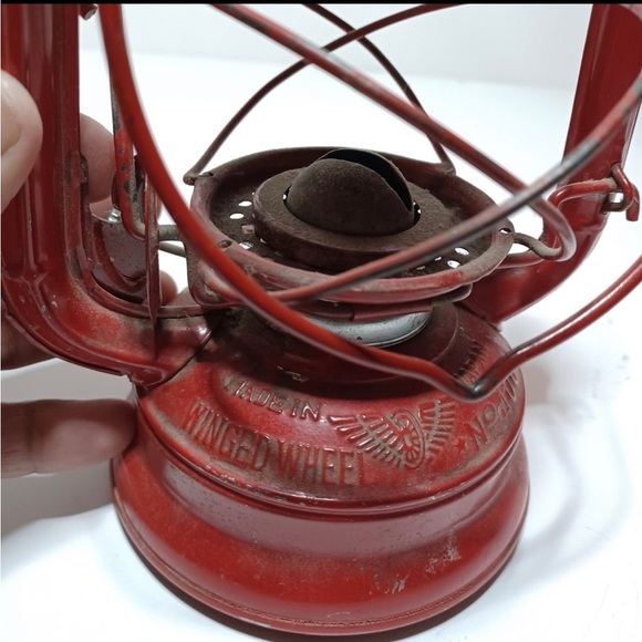 VTG Winged Wheel Lantern Red Made in Japan Kerosene Oil Lamp No. 400 - Picture 6 of 9